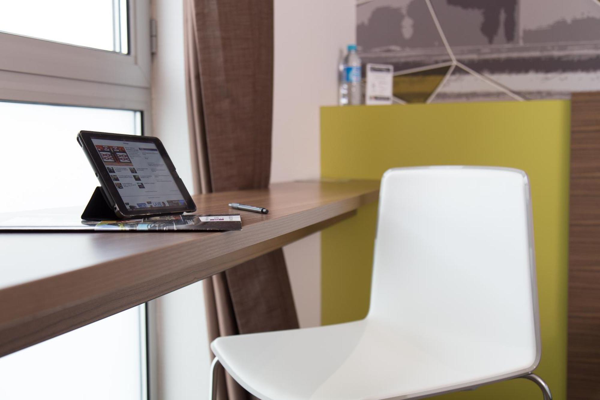 Brit Hotel Toulouse Colomiers - L'Esplanade Kültér fotó