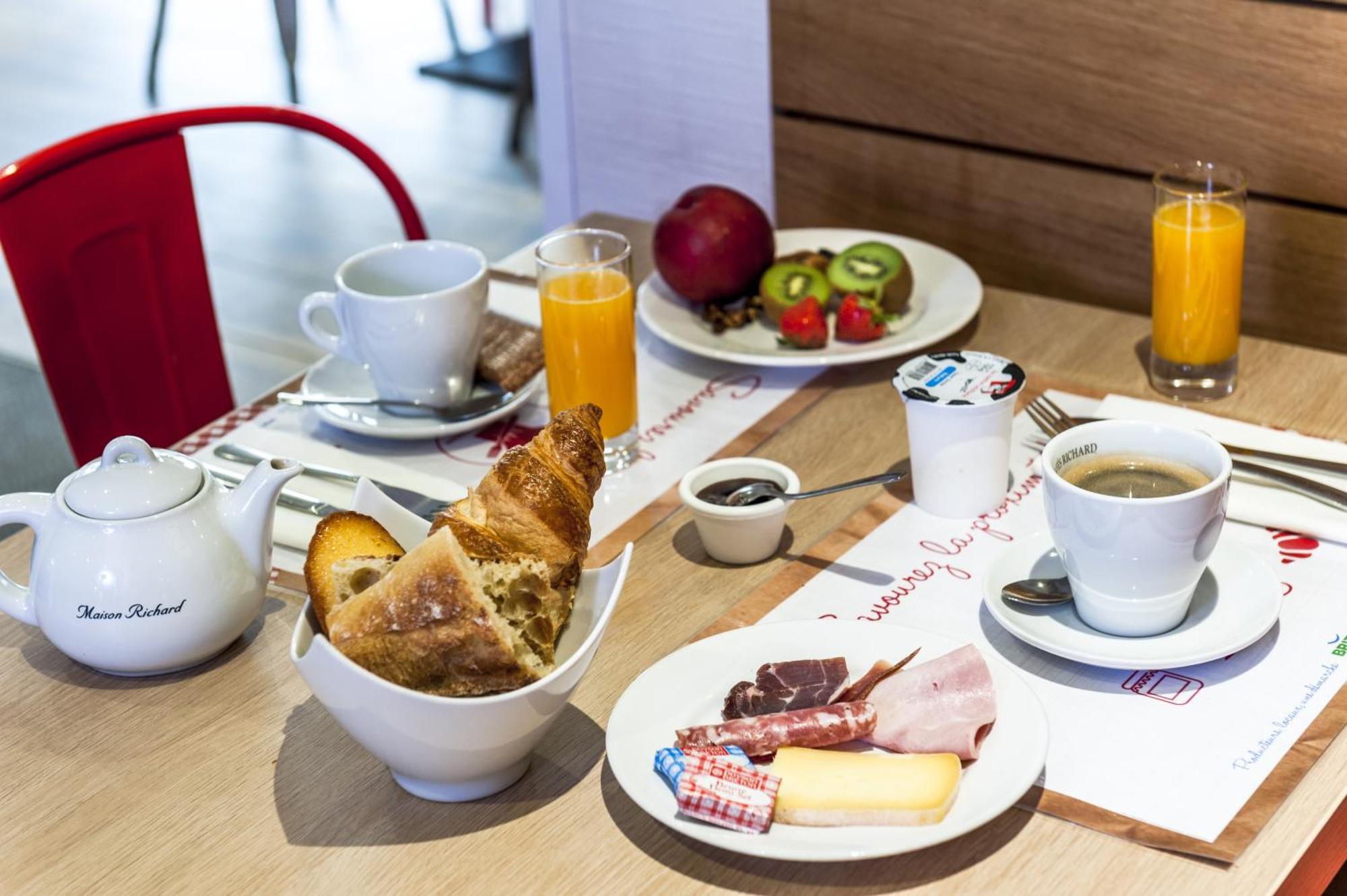 Brit Hotel Toulouse Colomiers - L'Esplanade Kültér fotó