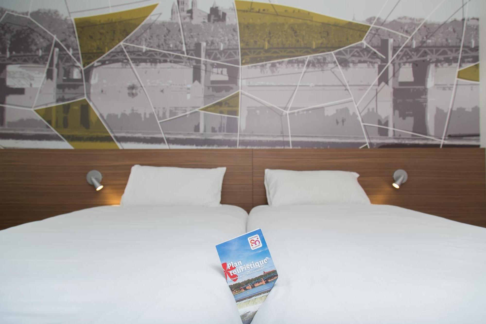 Brit Hotel Toulouse Colomiers - L'Esplanade Kültér fotó